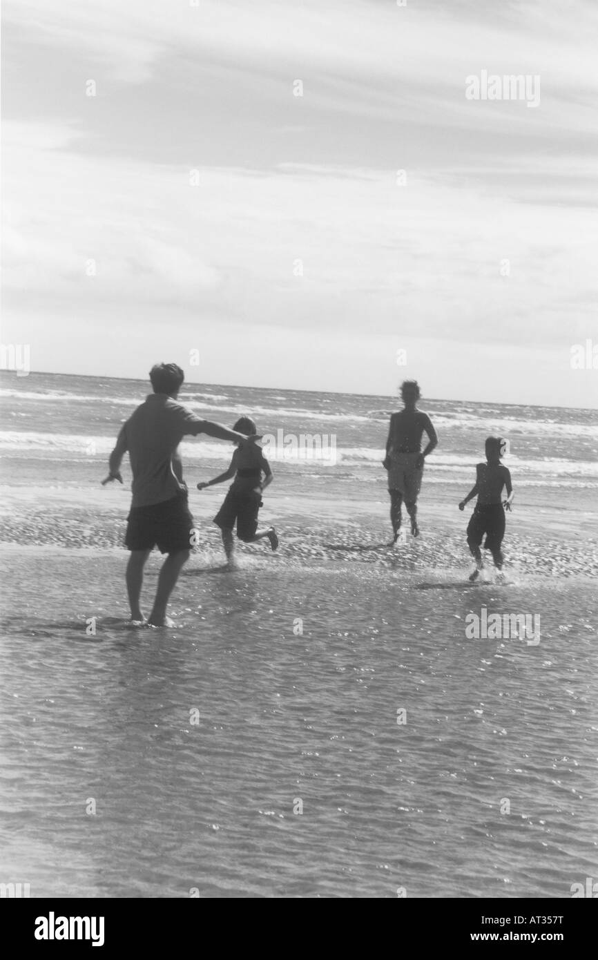 Eine Familie im Meer Stockfoto