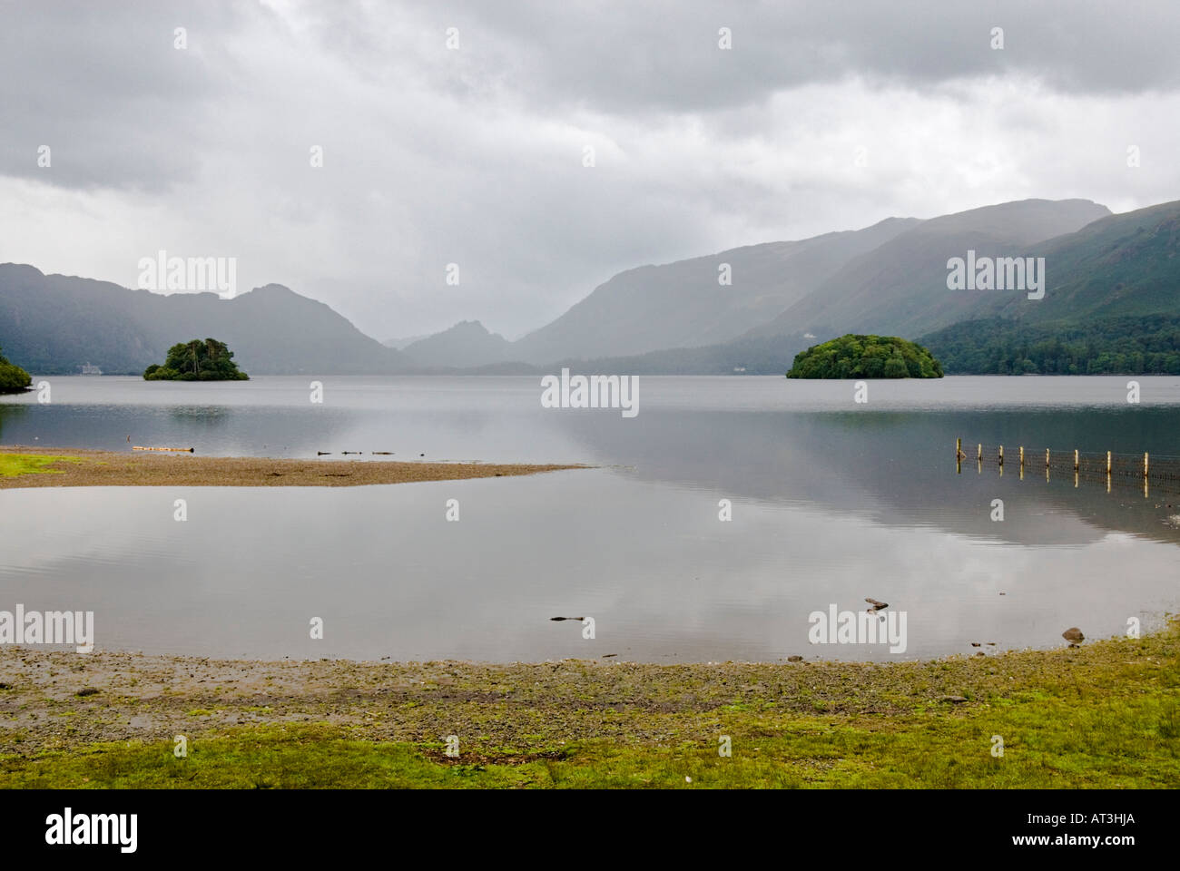 Ferner Regen am Derwent Water, Nationalpark Lake District, Cumbria Stockfoto