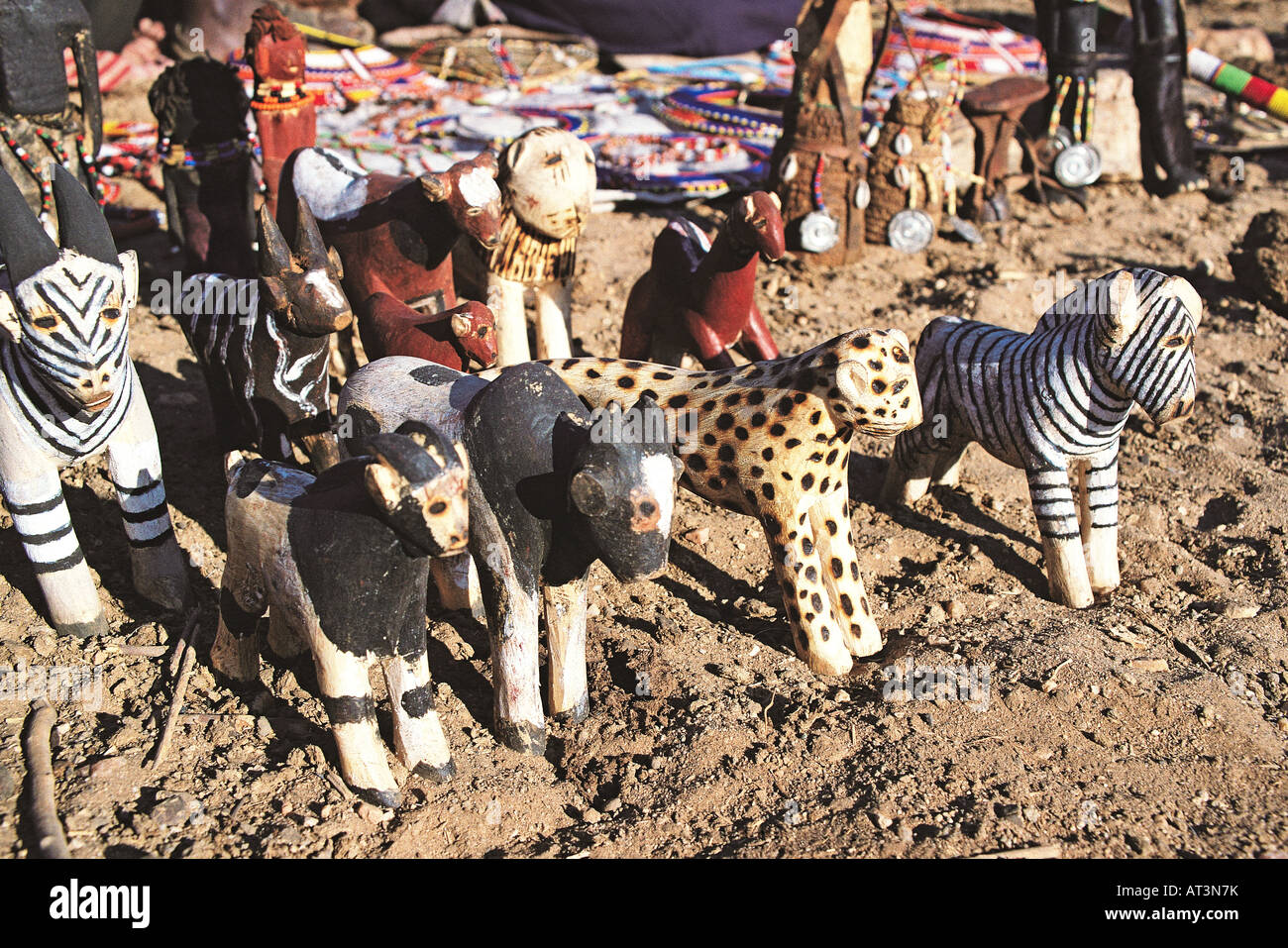 Nahaufnahme eines naiven Schnitzereien von Tieren gemacht von Samburu Leute zum Verkauf an Touristen Samburu National Reserve Kenia in Ostafrika Stockfoto
