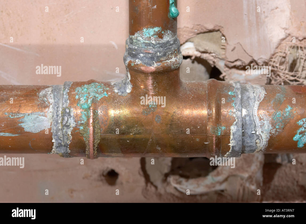 Copper Pipe Leak Stockfotos und -bilder Kaufen - Alamy