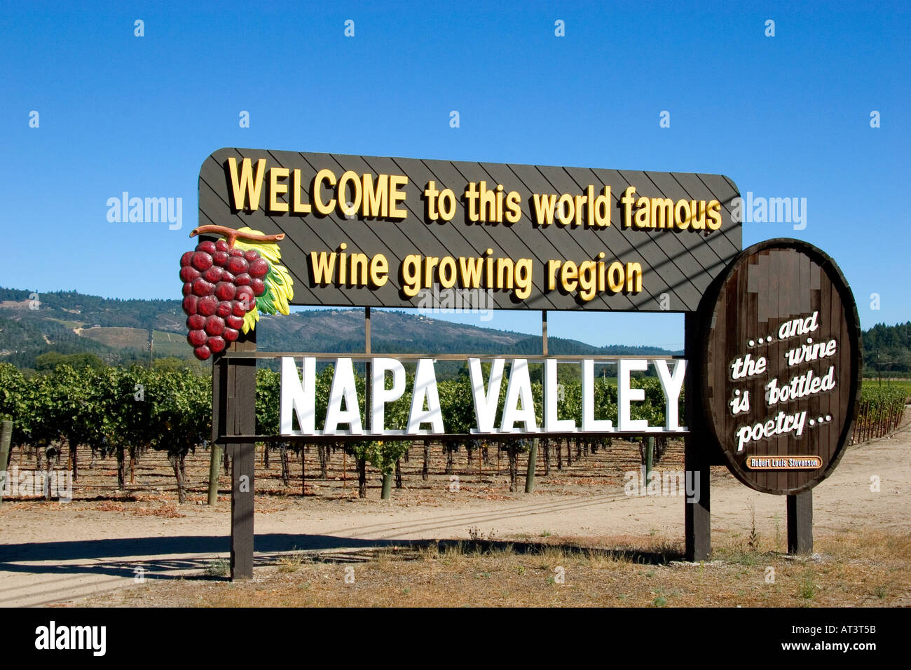 Ein Zeichen, Sie zu Napa Tal berühmt für seinen Wein Anbaugebiet, California begrüßen. Stockfoto