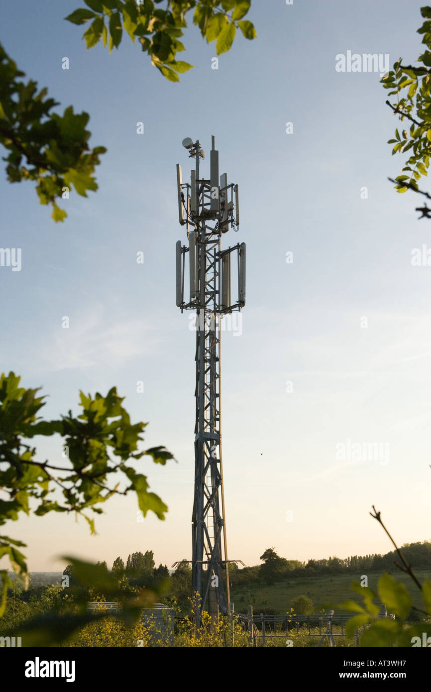 Kommunikation in der Nähe von M25 Autobahn East London tower Stockfoto