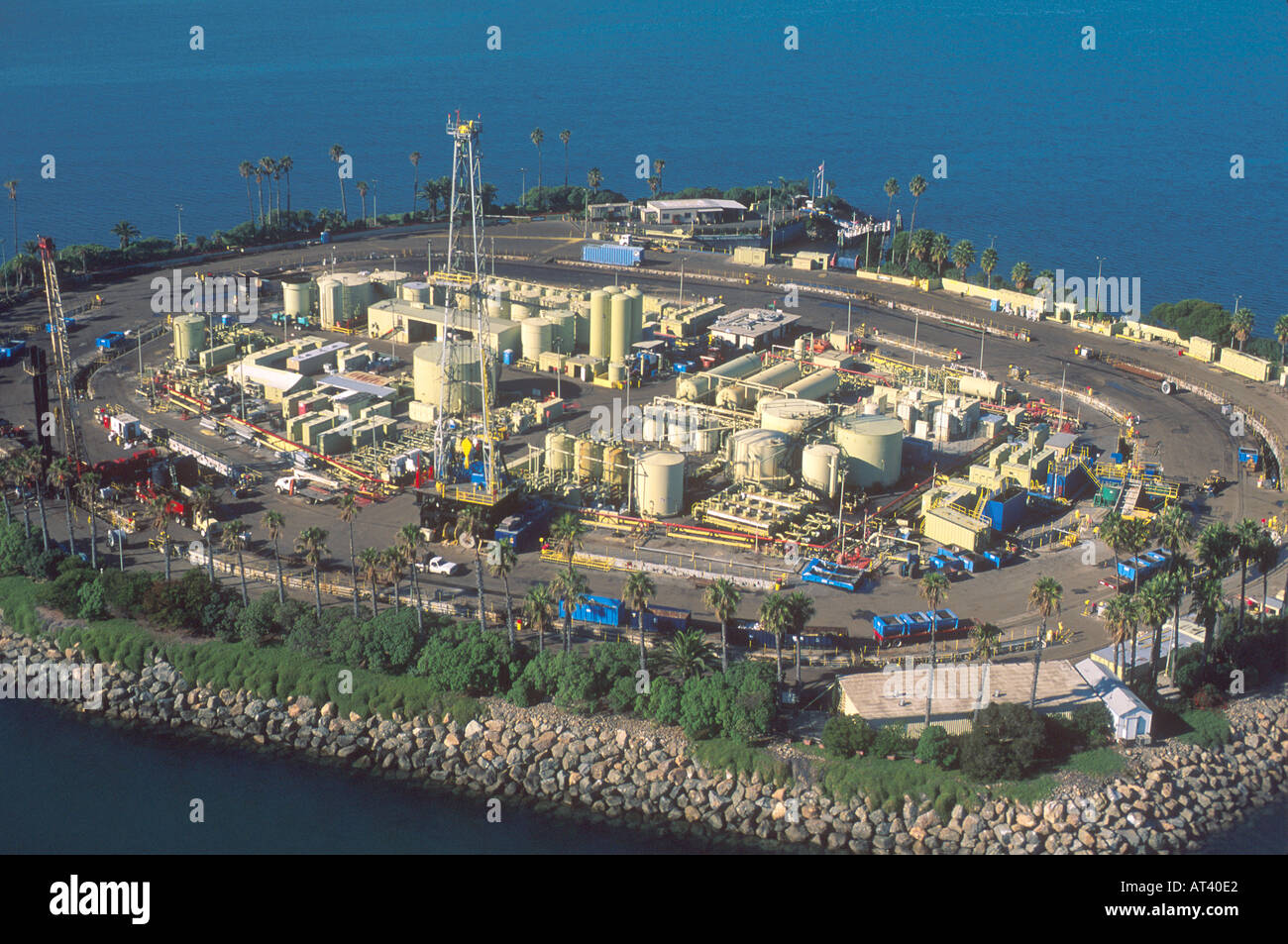 Bohrinsel in Long Beach Kalifornien auf Mann machte Insel Stockfoto