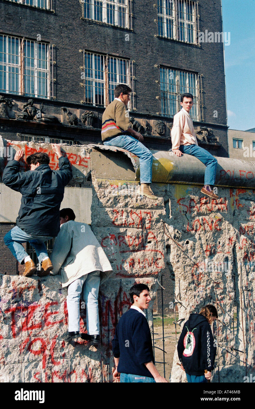 Mauerfall 1989 -Fotos und -Bildmaterial in hoher Auflösung – Alamy