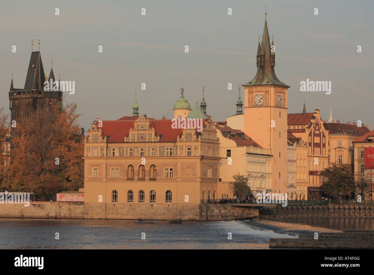 Das Smetana-Museum am Novetneho Lavka von der alten Stadt Wasserturm mit den alten Turm im Hintergrund Stockfoto