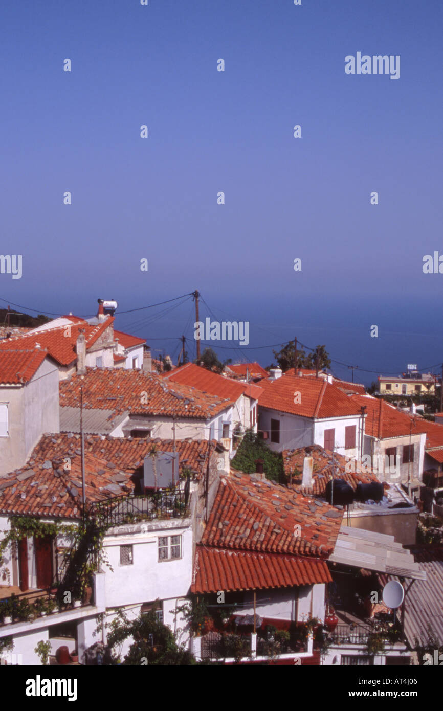 ALTE HÄUSER IN VOURLIOTES MOUNTAIN VILLAGE GRIECHISCHEN INSEL SAMOS EUROPA Stockfoto