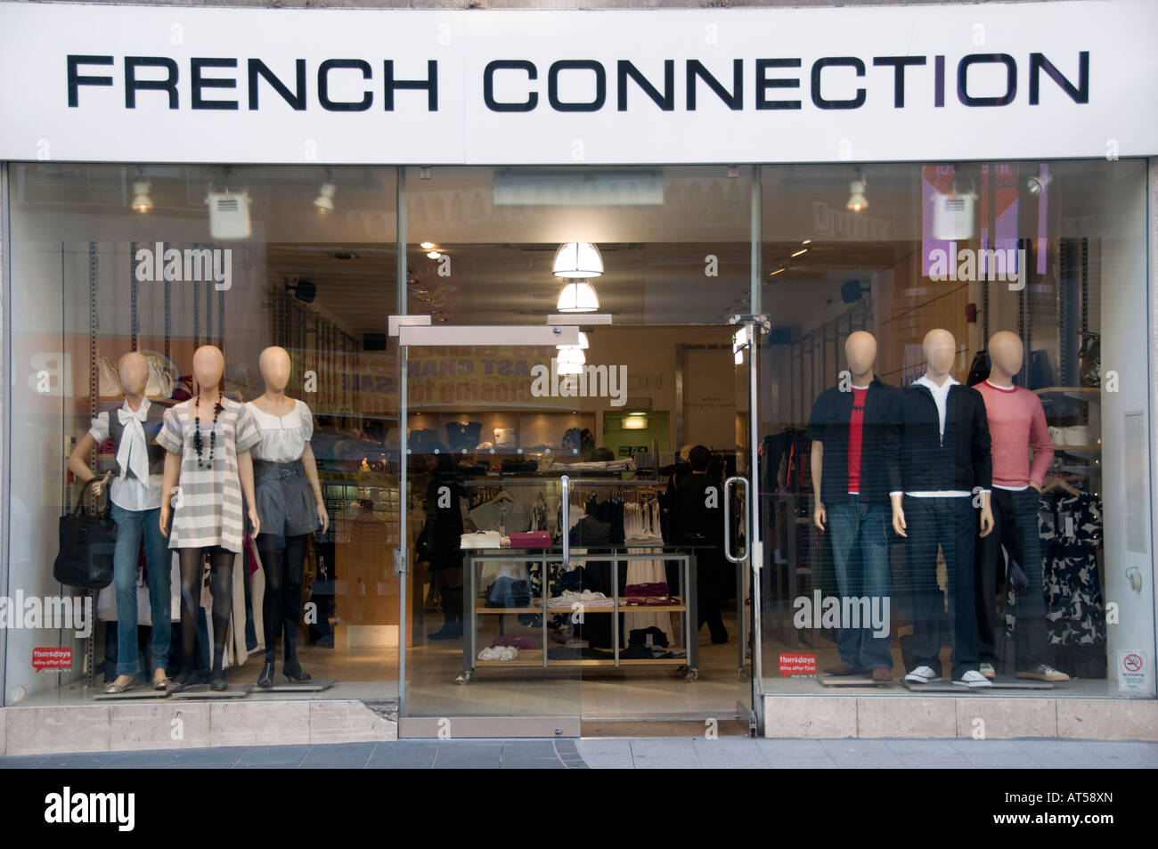 French Connection-Shop Liverpool City Centre UK - Kleidung Mode Shop  Schaufenster Stockfotografie - Alamy