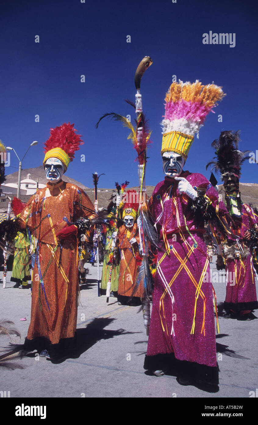 Maskierte Tobas Tänzer, Chutillos Festival, Potosi, Bolivien Stockfoto