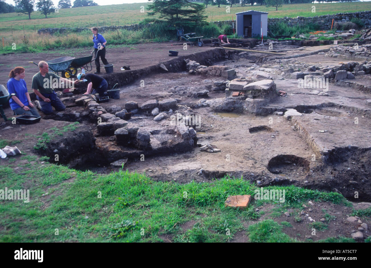 Archäologen bei der Arbeit Vindolanda römische Fort Northumberland, England Stockfoto