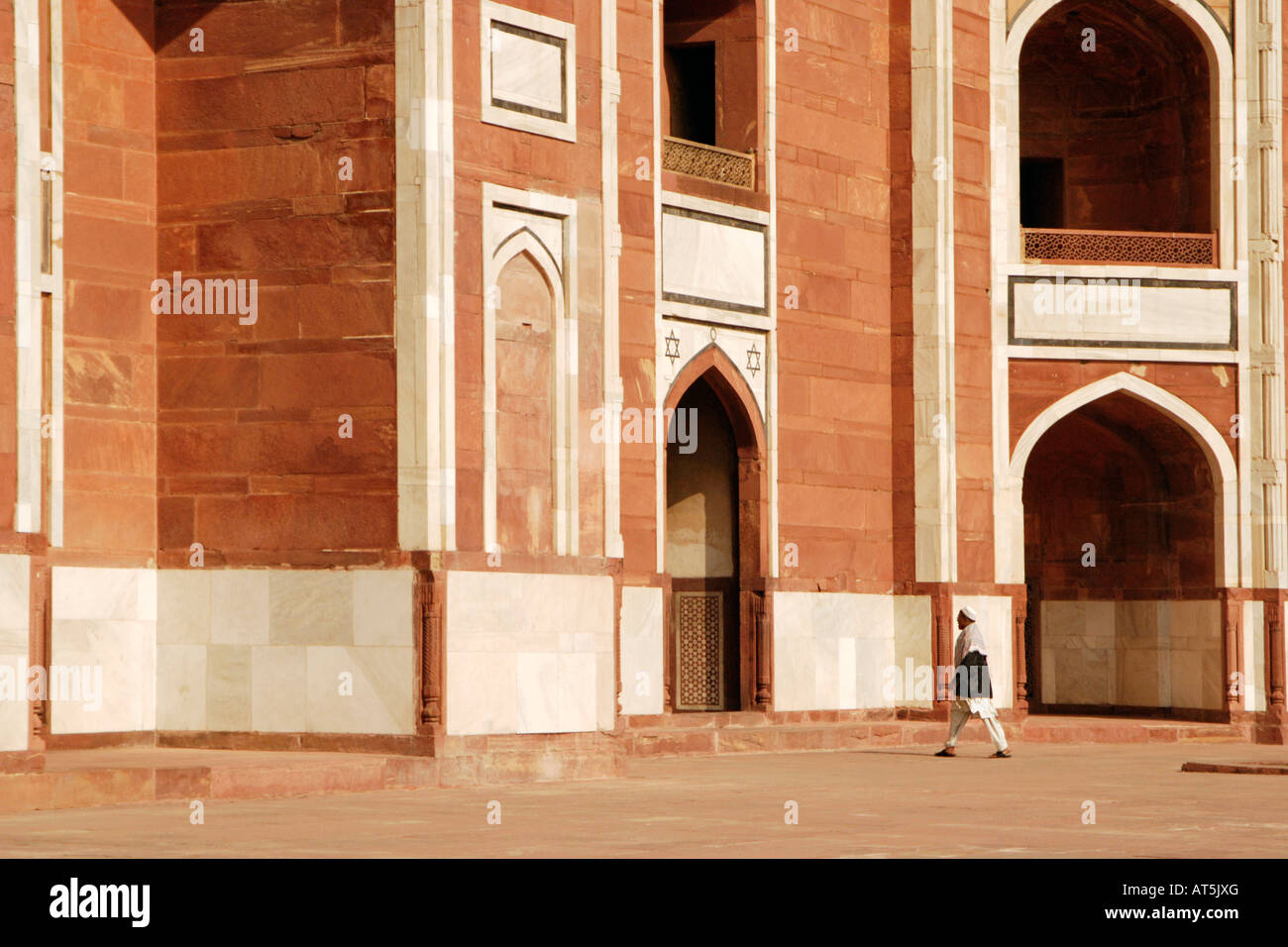 Humayun Mahal (ähnlich dem Taj Mahal nur aus rotem Stein statt weiß) an Humayun-Mausoleum, New Delhi, Indien Stockfoto
