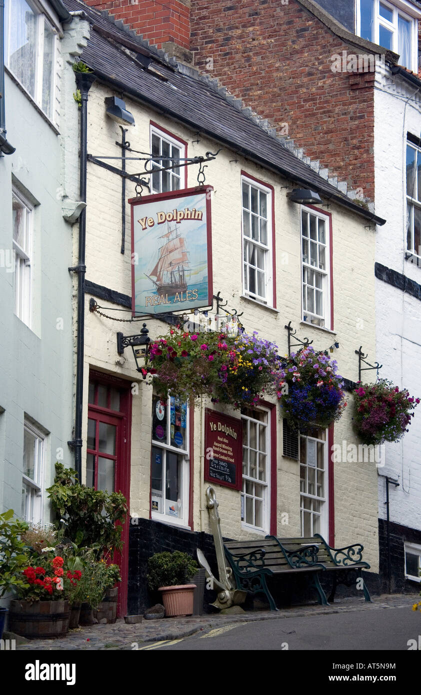 Der Delphin Pub Robin Hoods Bay Yorkshire Küste North York Moors National Park Stockfoto