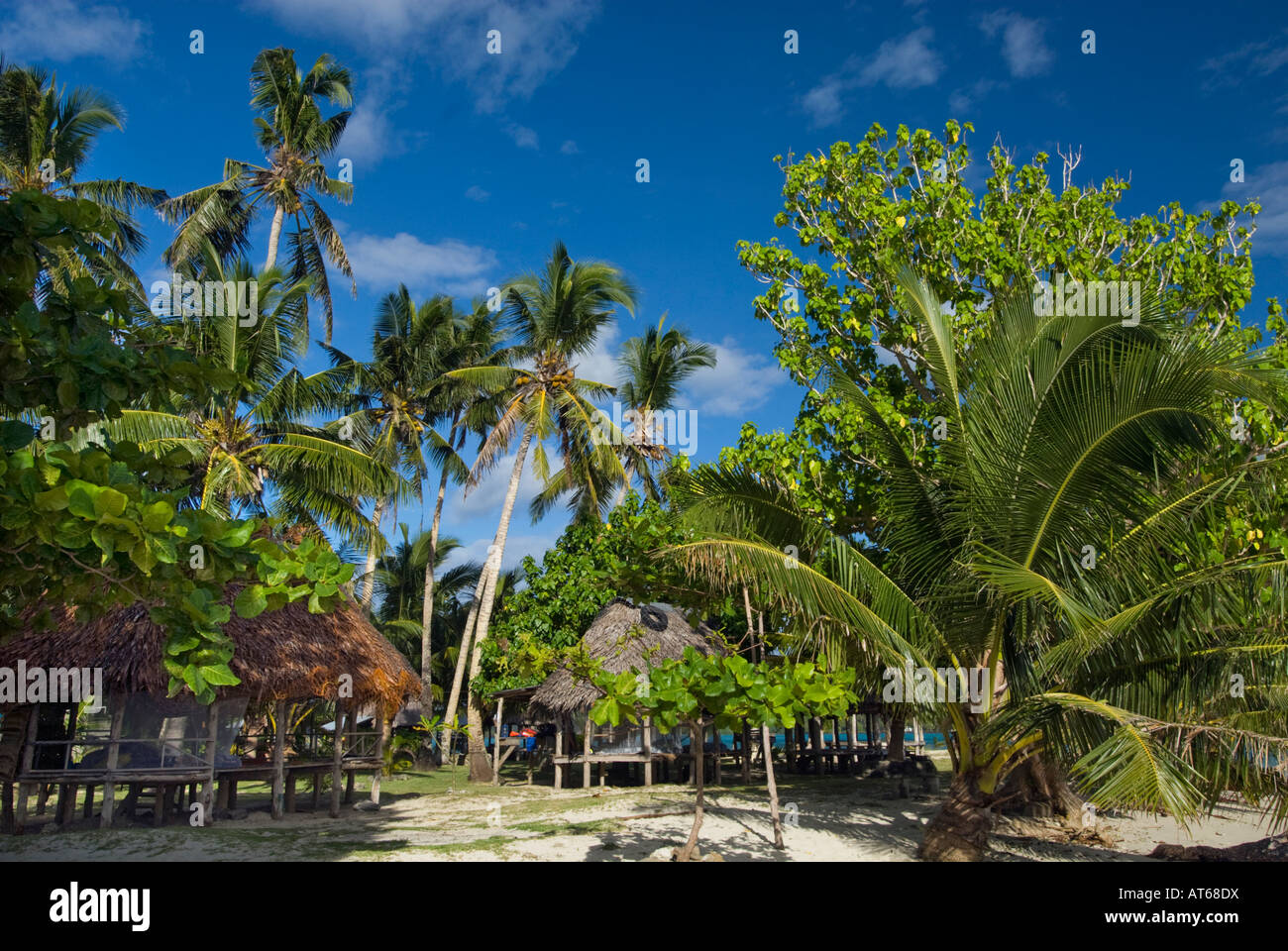 Strand Beachfale SAMOA UPOLU Namua Insel NE Nordostküste weißen Sandküste Wolken Meer Wasserlinie Stockfoto