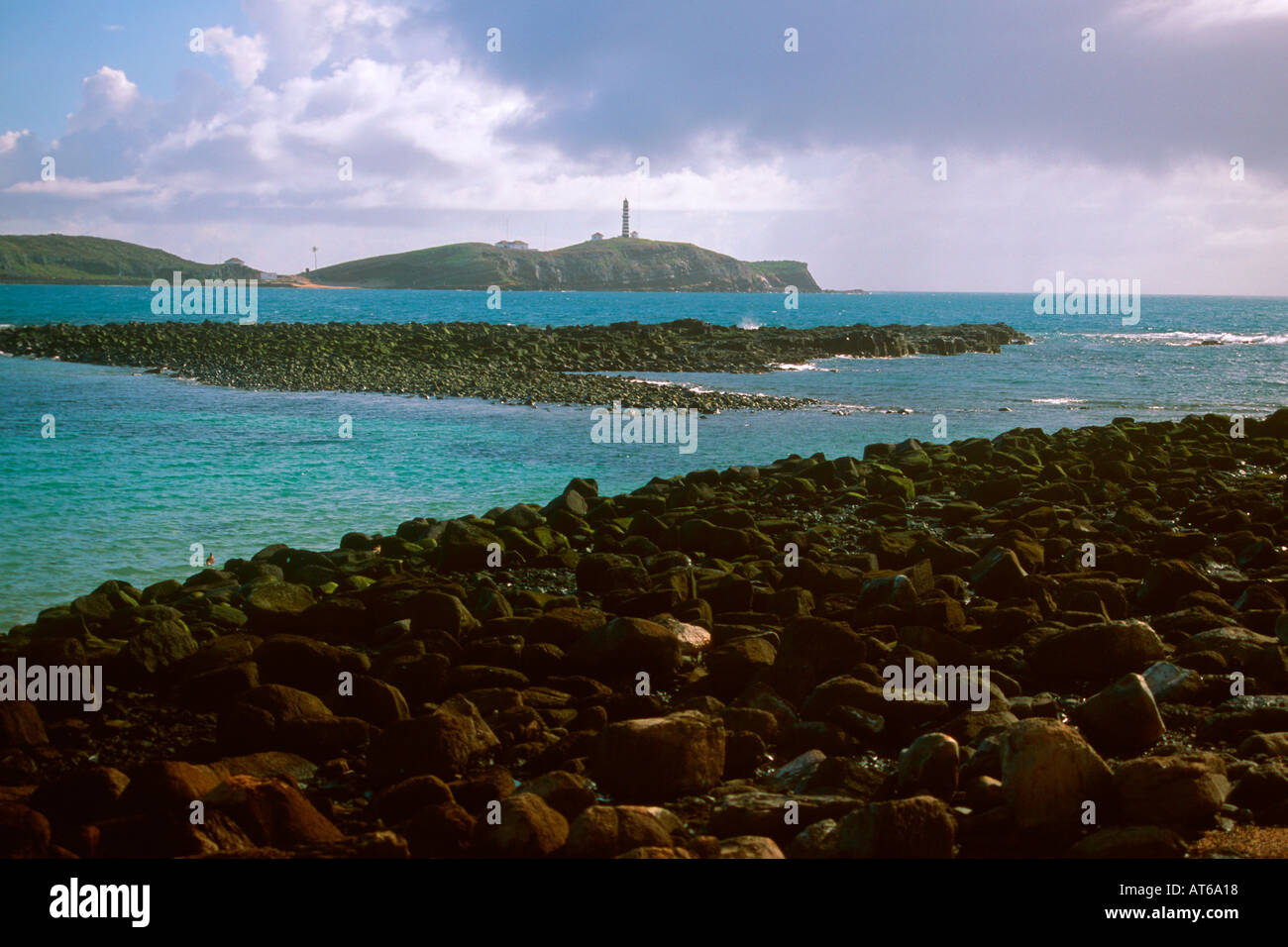 Hauptkanal mit Santa Bárbara Insel im Hintergrund Abrolhos national marine Sanctuary Bahia Brasilien Stockfoto