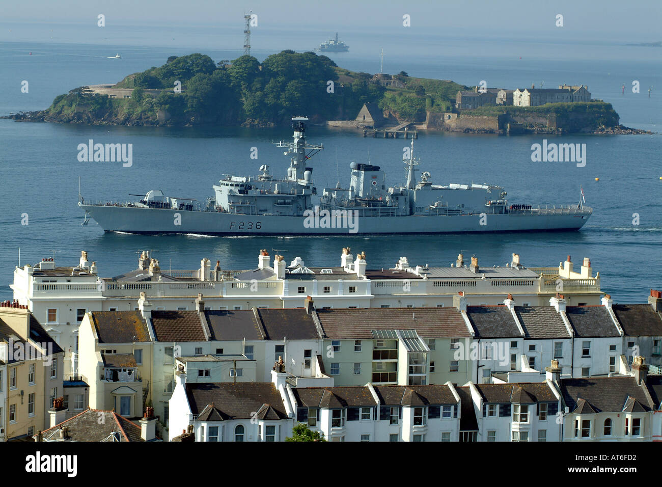 F236 HMS Montrose Royal Navy Schiff vorbei an Drake Insel Plymouth