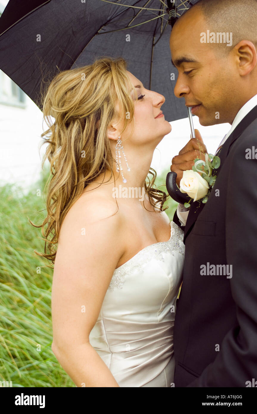 Gerne und schnell für Schnappschüsse einer Braut und Bräutigam am Tag ihrer Hochzeit. Stockfoto