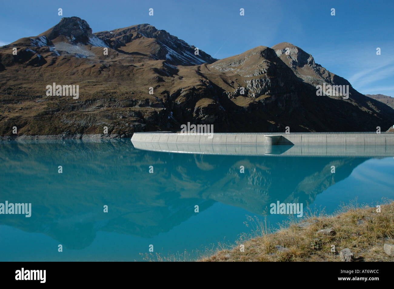 See-Moiry mit dam hydroelektrische Energieerzeugung Wallis oder Wallis Alpen der Schweiz Stockfoto