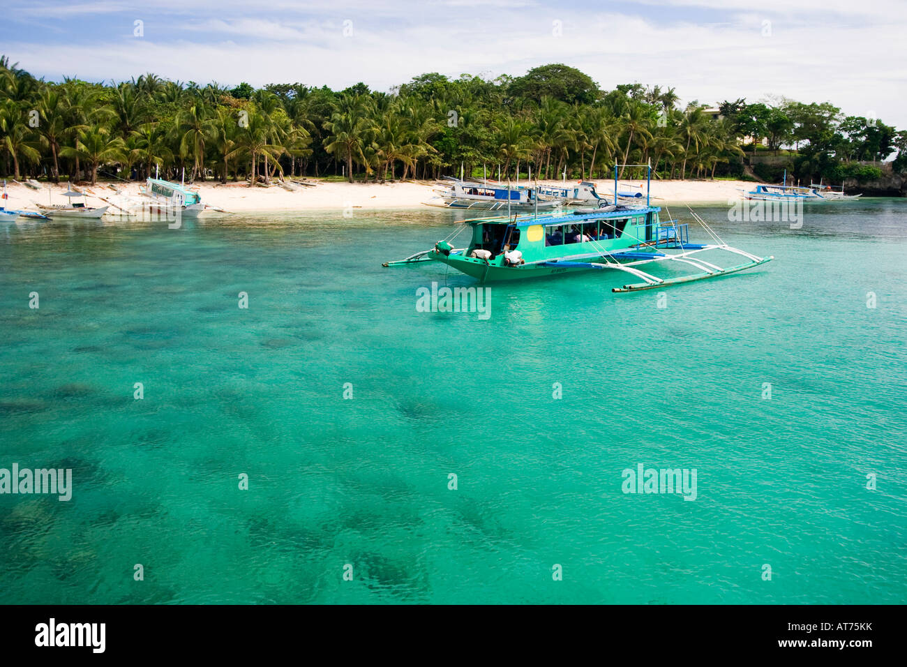 Eine motorisierte Pumpboat in Boracay ist verankert. Stockfoto