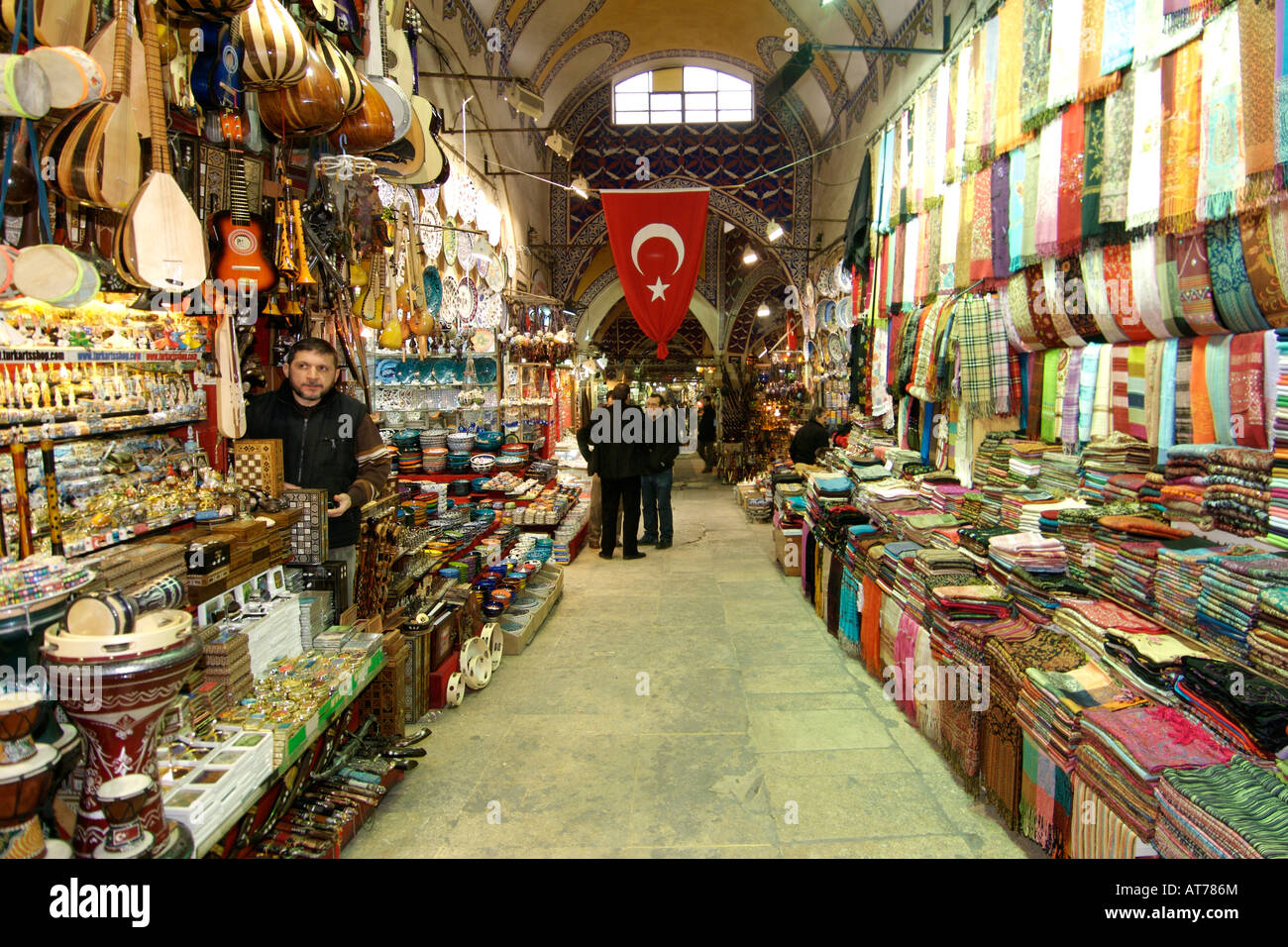 Durchgang in die Kapalı Çarşı (Covered Market oder Basar) in Istanbul, Türkei. Stockfoto