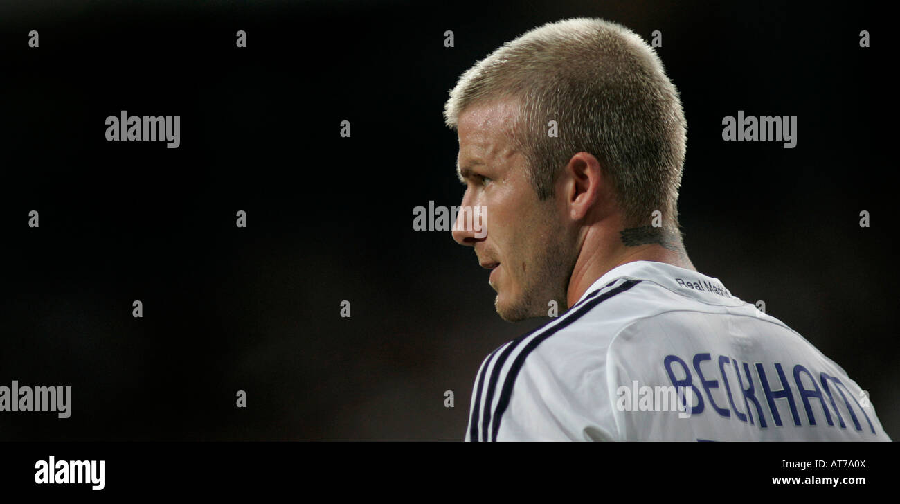 Real Madrid David Beckham Englands blickt auf in ein Fußballspiel im Stadion Santiago Bernabeu in Madrid Stockfoto