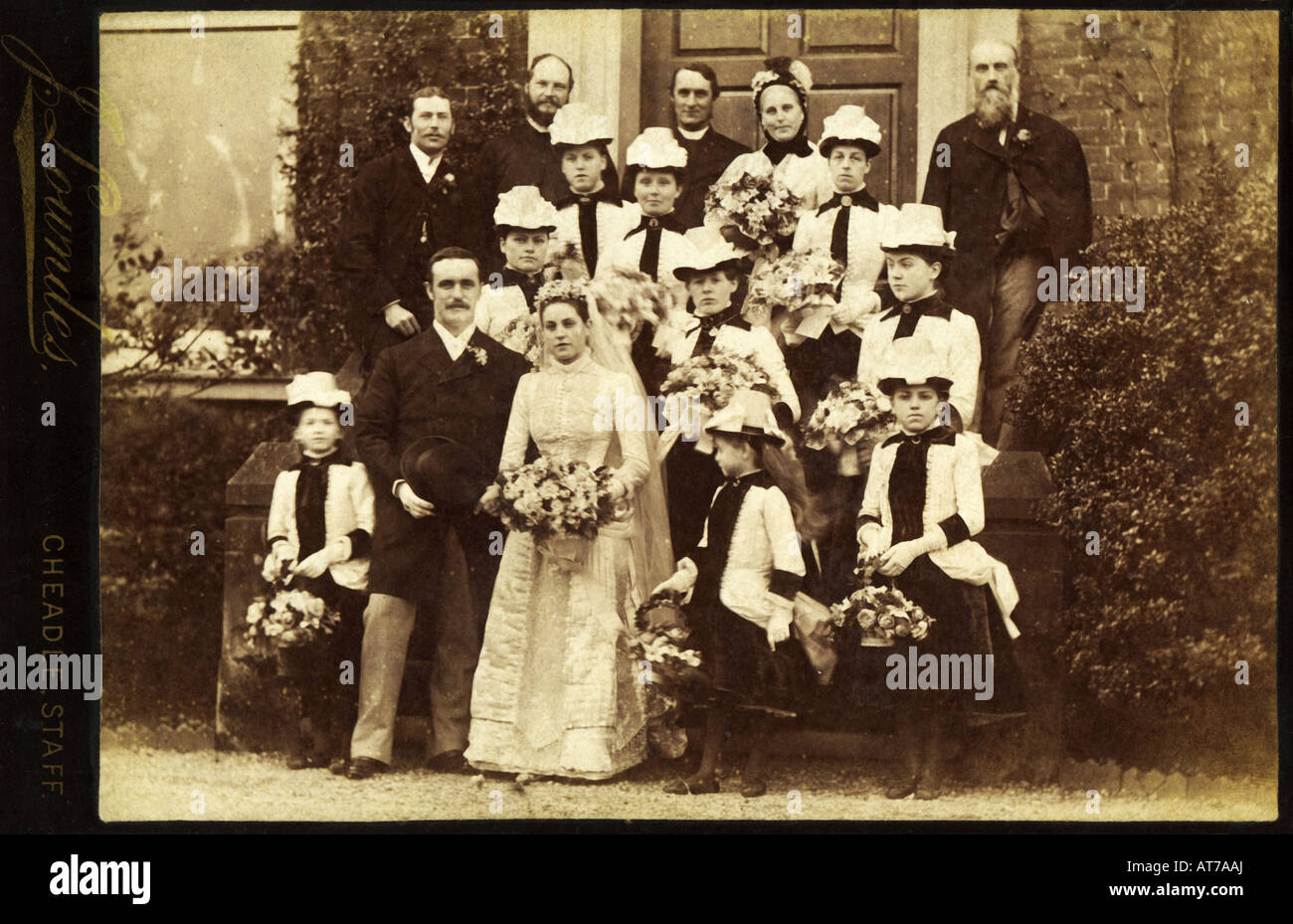 Viktorianische 1880s 1890s Kabinett Karte Foto von einer Hochzeit in Staffordshire durch J Lowndes von Cheadle Stoke-on-Trent, Staffordshire Stockfoto