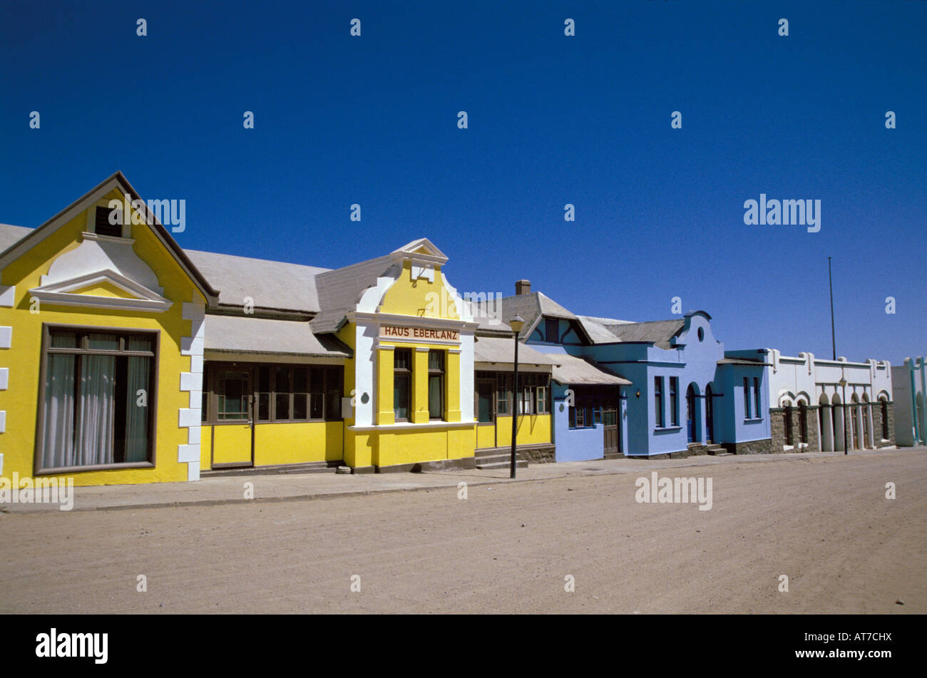 Bunt bemalte kolonialen deutschen Häuser, Lüderitz, Namibia Stockfoto