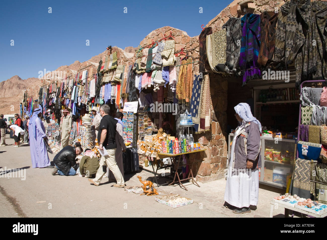 Sinai Wüste Ägypten Nordafrika Februar riesige Auswahl an Souvenirs für die Tausende von Besuchern zum Bereich Stockfoto