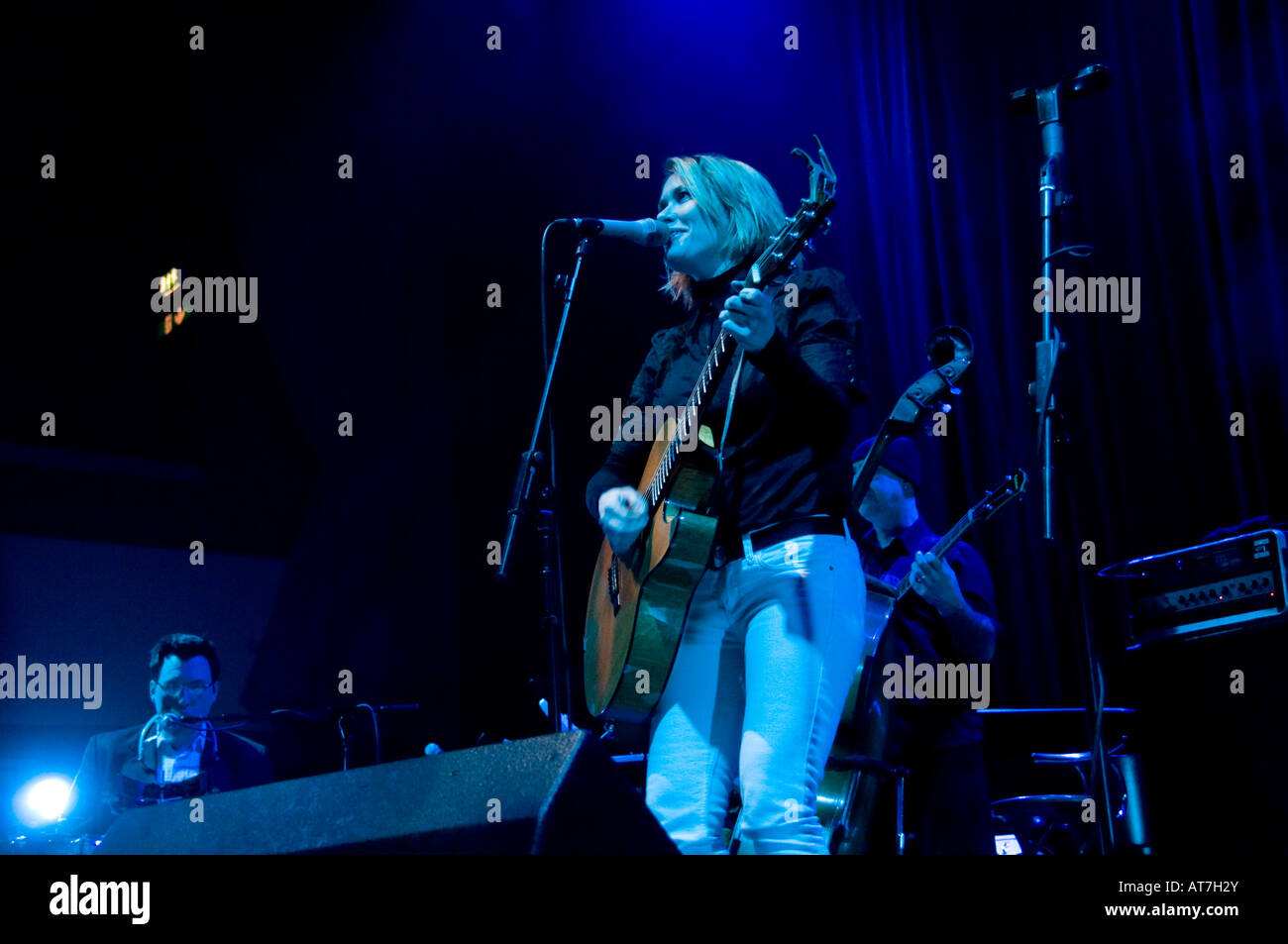 Cerys Matthews ehemaliger Leadsänger mit Katatonie auf der Bühne in Aberystwyth Arts Centre 17. Februar 2008 Stockfoto