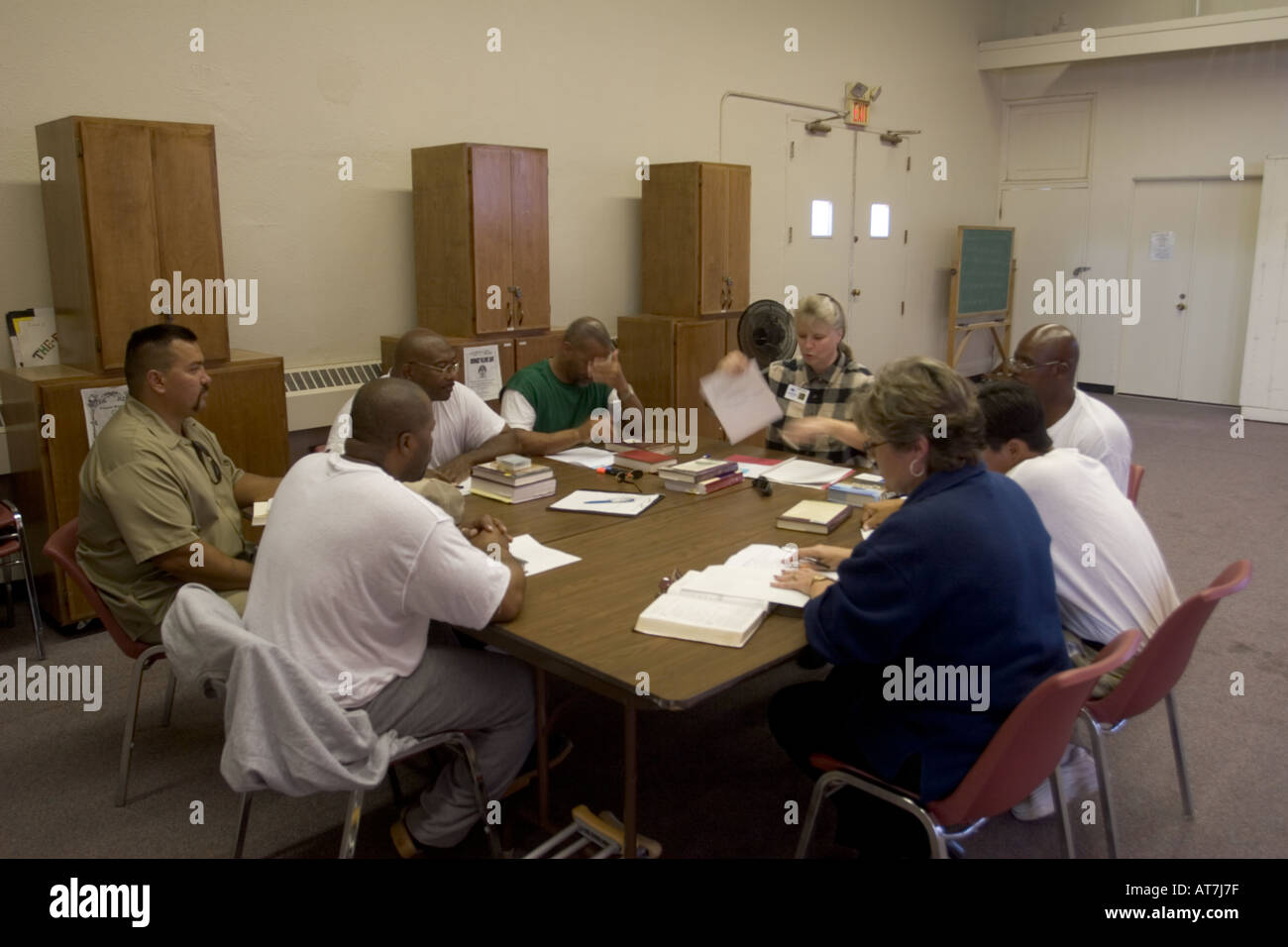 Jedoch führen eine christliche Studiengruppe im Gefängnis. Nebraska State Penitentiary, Lincoln, USA. 2006. Stockfoto