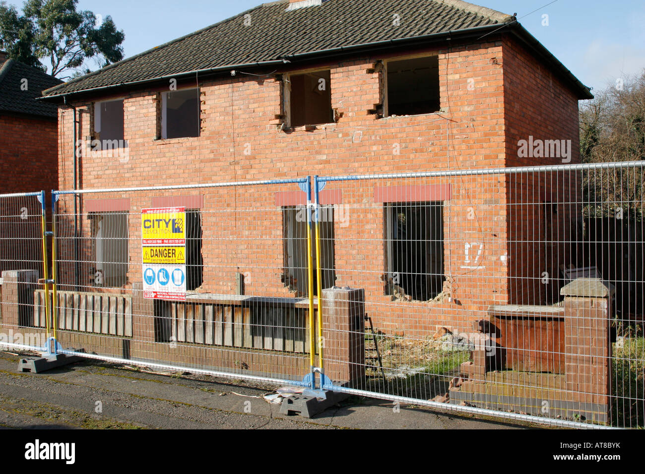 Sozialwohnungen in den Prozess der abgerissen in St. Pauls, Cheltenham, Großbritannien Stockfoto