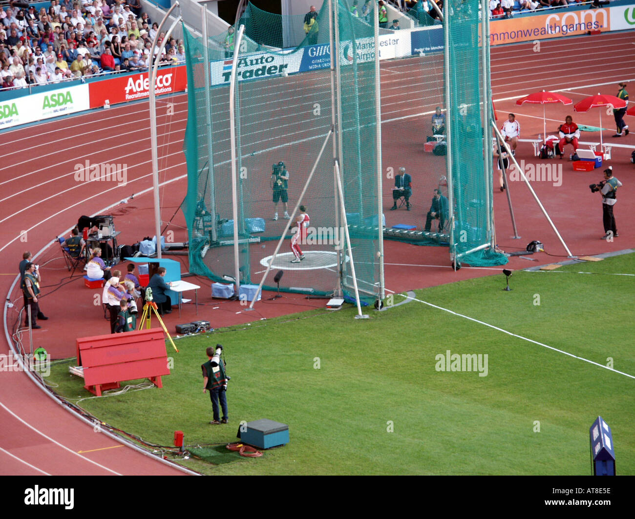 Hammerwerfer bei Manchester 2002 Commonwealth Games - City of Manchester stadium Stockfoto