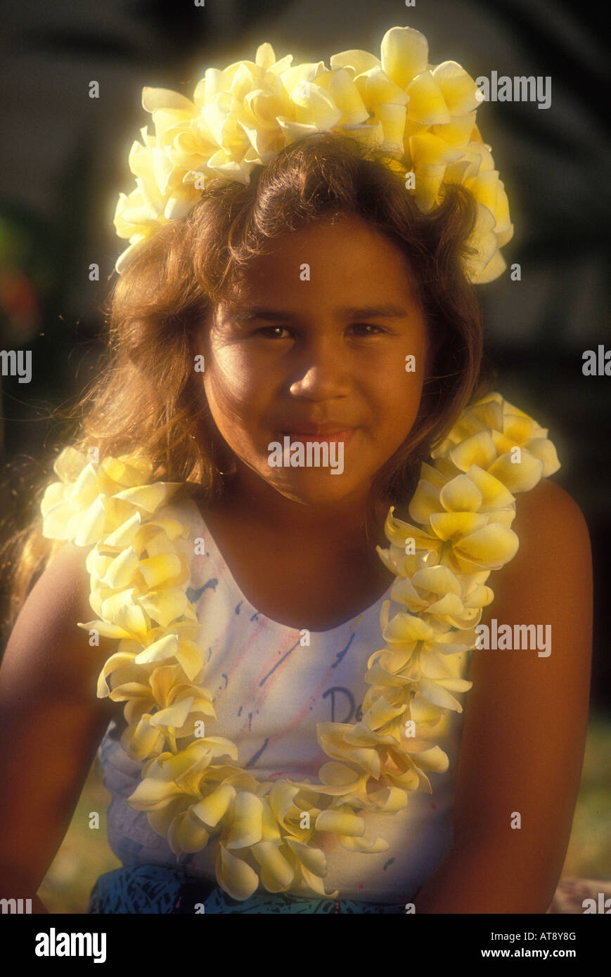 Schöne junge Mädchen, gekleidet in leis Stockfoto