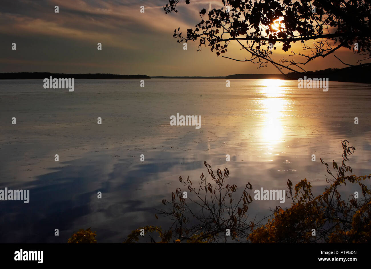 Sonnenuntergang auf dem Potomac River Alexandria Virginia Richtung Westen und mit Blick auf Mt Vernon Stockfoto