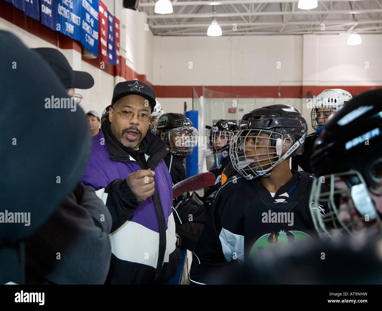 Afrikanische amerikanische Eishockey-Team Stockfoto