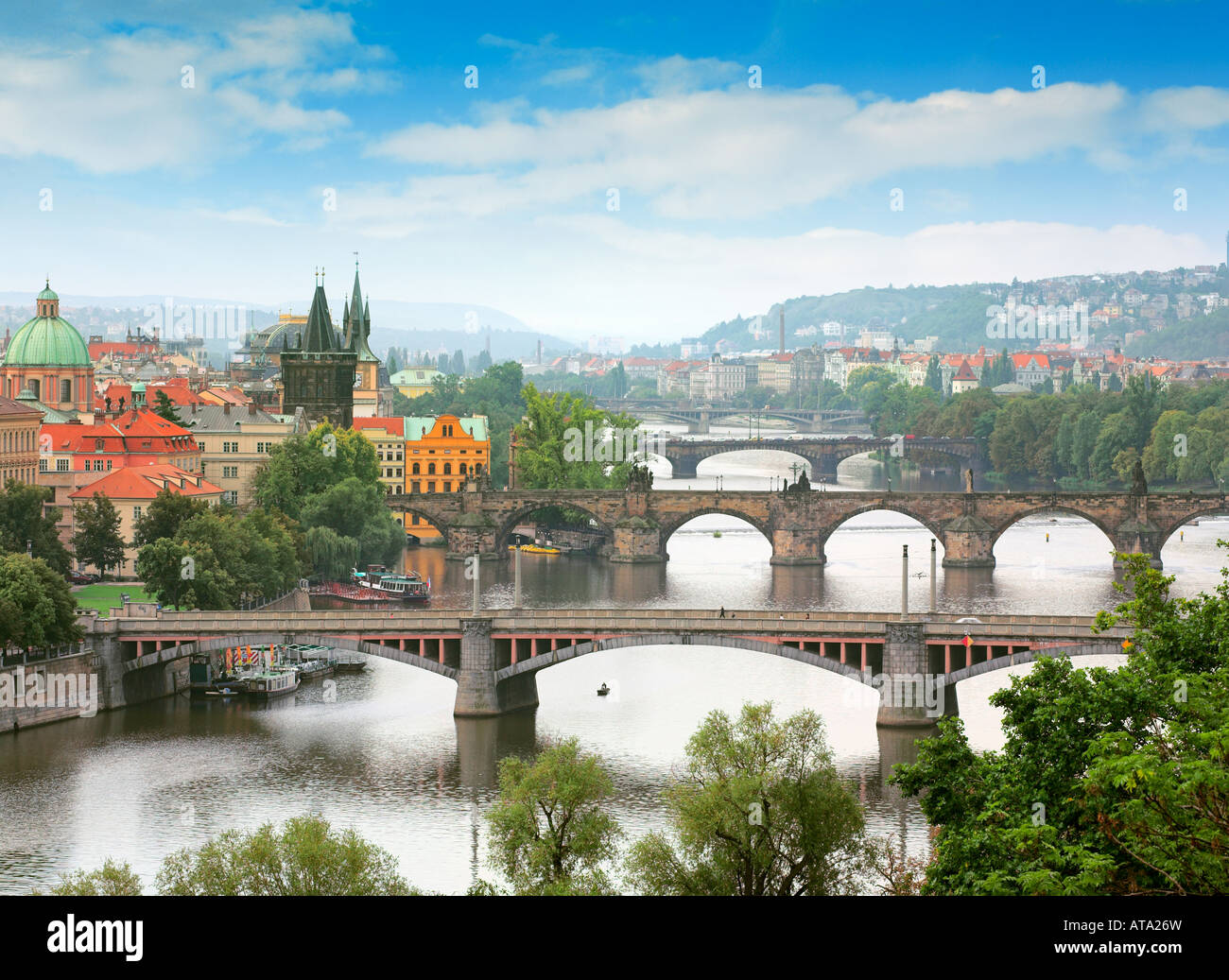 Blick auf Prag Stadt mit Brücken und Flüsse, Prag, Tschechische Republik Stockfoto