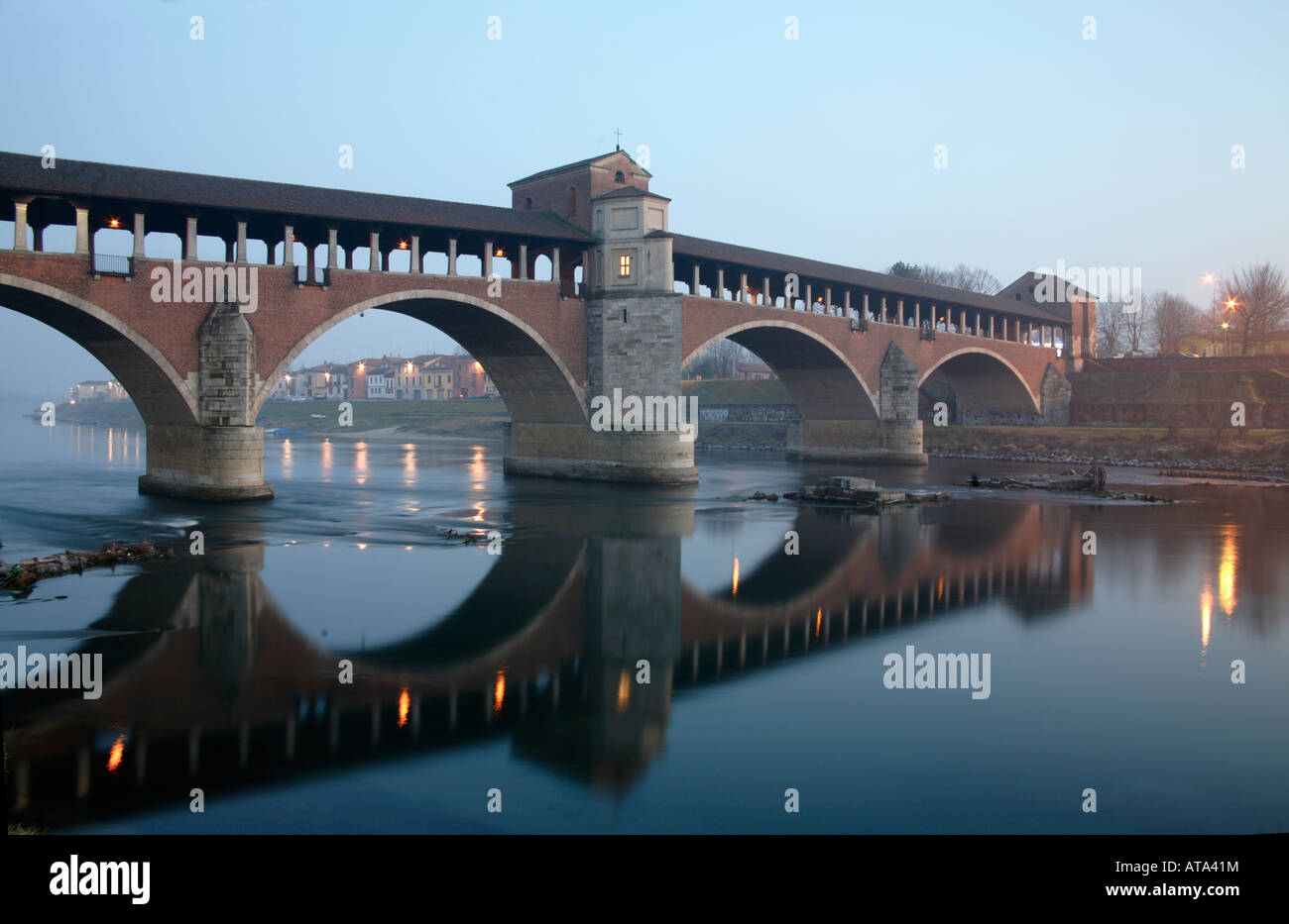 Die alte überdachte Brücke, Pavia, Italien Stockfoto