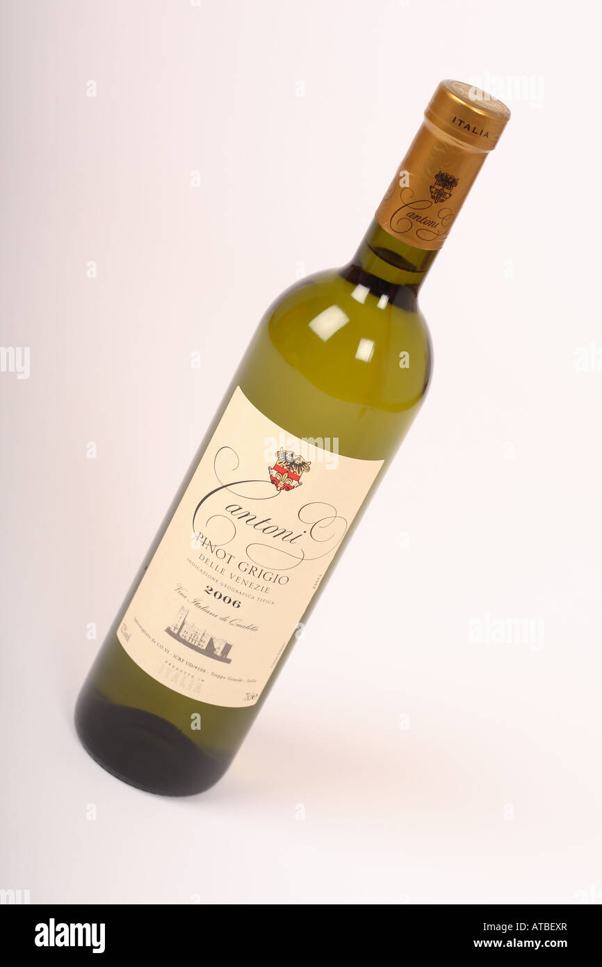 Italienische Flasche Weisswein Pinot Grigio Venezie Bereich Labels Stockfoto