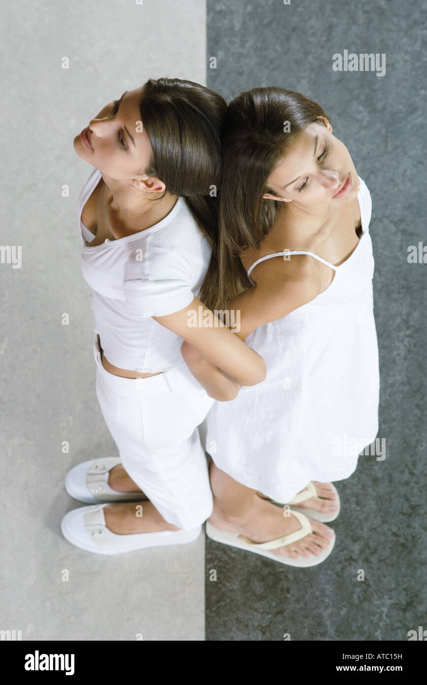 An den hüften verbunden -Fotos und -Bildmaterial in hoher Auflösung – Alamy