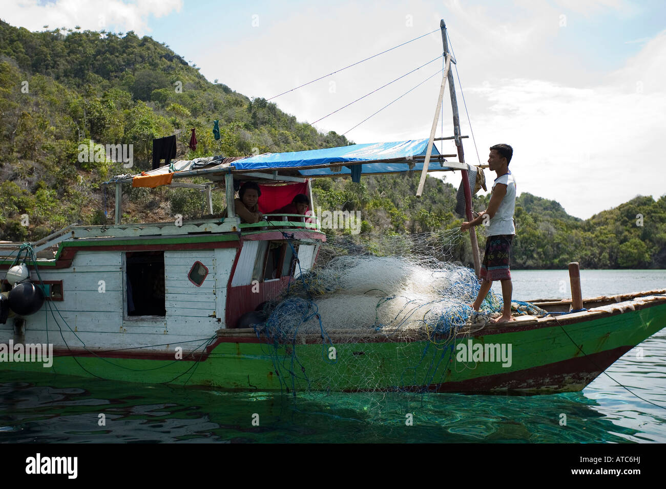 Fischerboot in Raja Ampat Irian Jaya West Papua Pazifik Indonesien Stockfoto