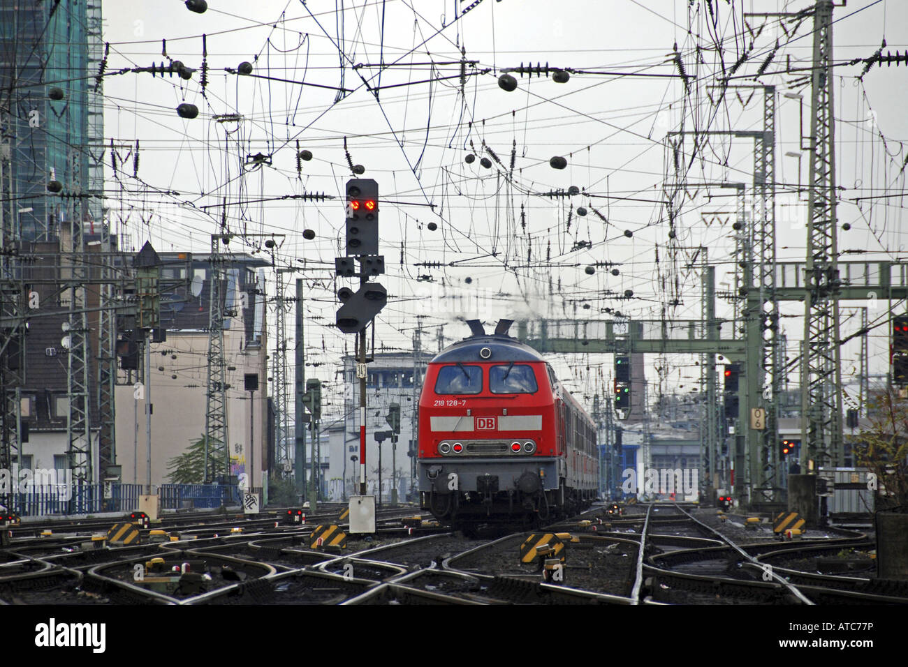 s-Bahn fahren in den Hauptbahnhof Köln, Nordrhein-Westfalen, Köln Stockfoto