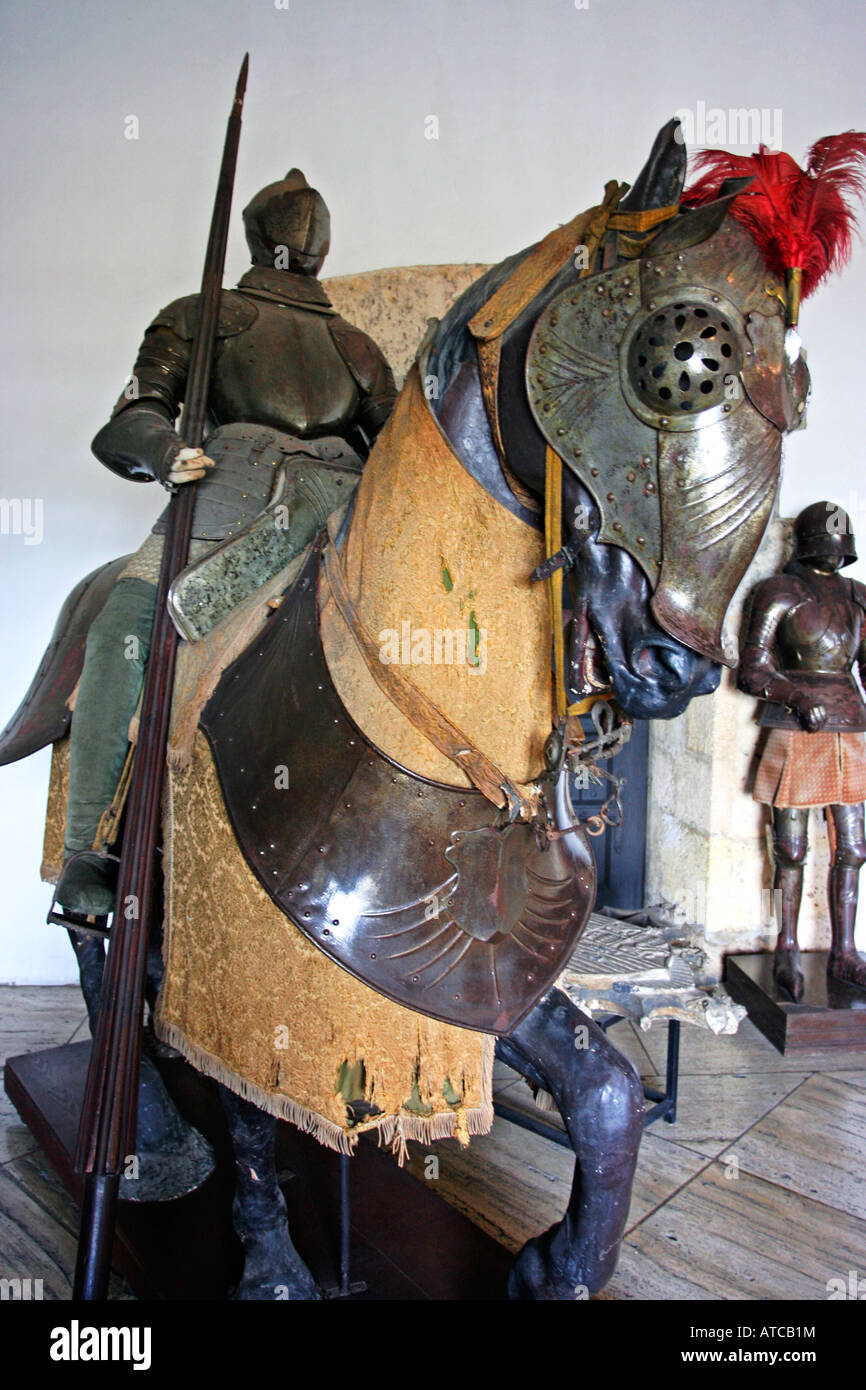 Pferd und Ritter in mittelalterlicher Rüstung im Christopher Columbus des historischen Hause Santo Domingo, Dominikanische Republik Stockfoto