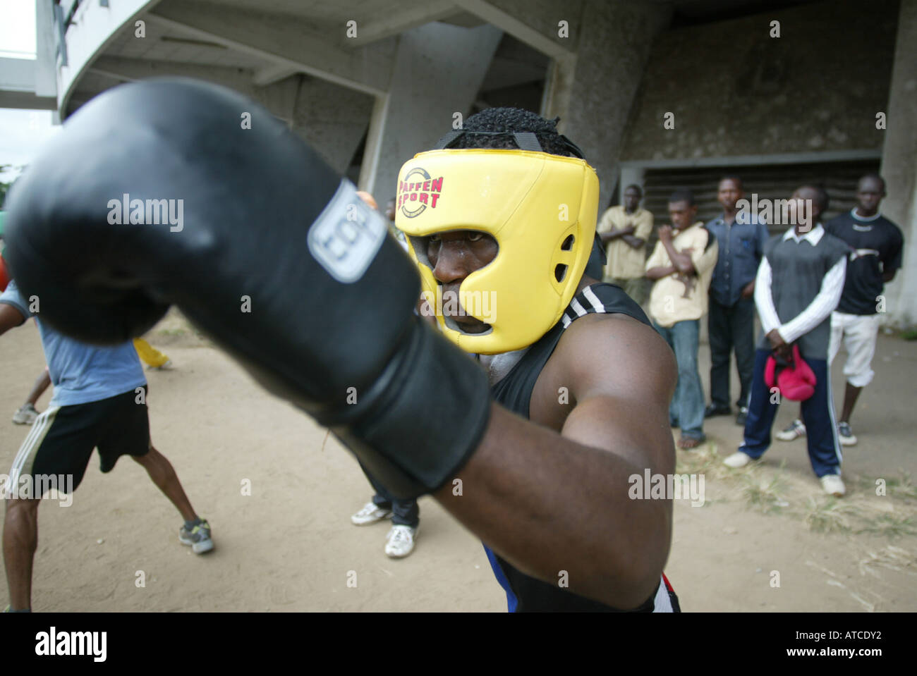 Boxen ist ein Volkssport in Nigeria und viele hoffen auf nationaler Ebene durchbrechen Stockfoto