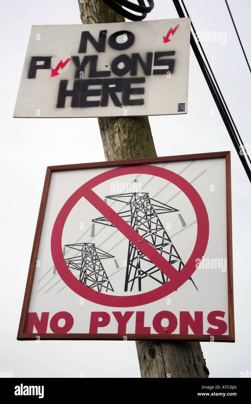 Anti-Pylon Zeichen erscheinen in der gesamten Grafschaft Monaghan aus Protest gegen die irische Regierung vorgeschlagenen Schema elektrische pylon Stockfoto