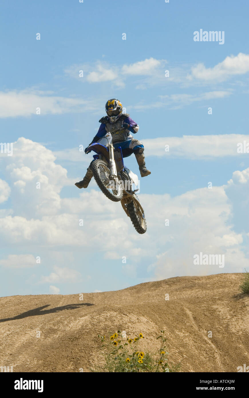 Dirt Bike bei Motocross-Strecke Stockfoto