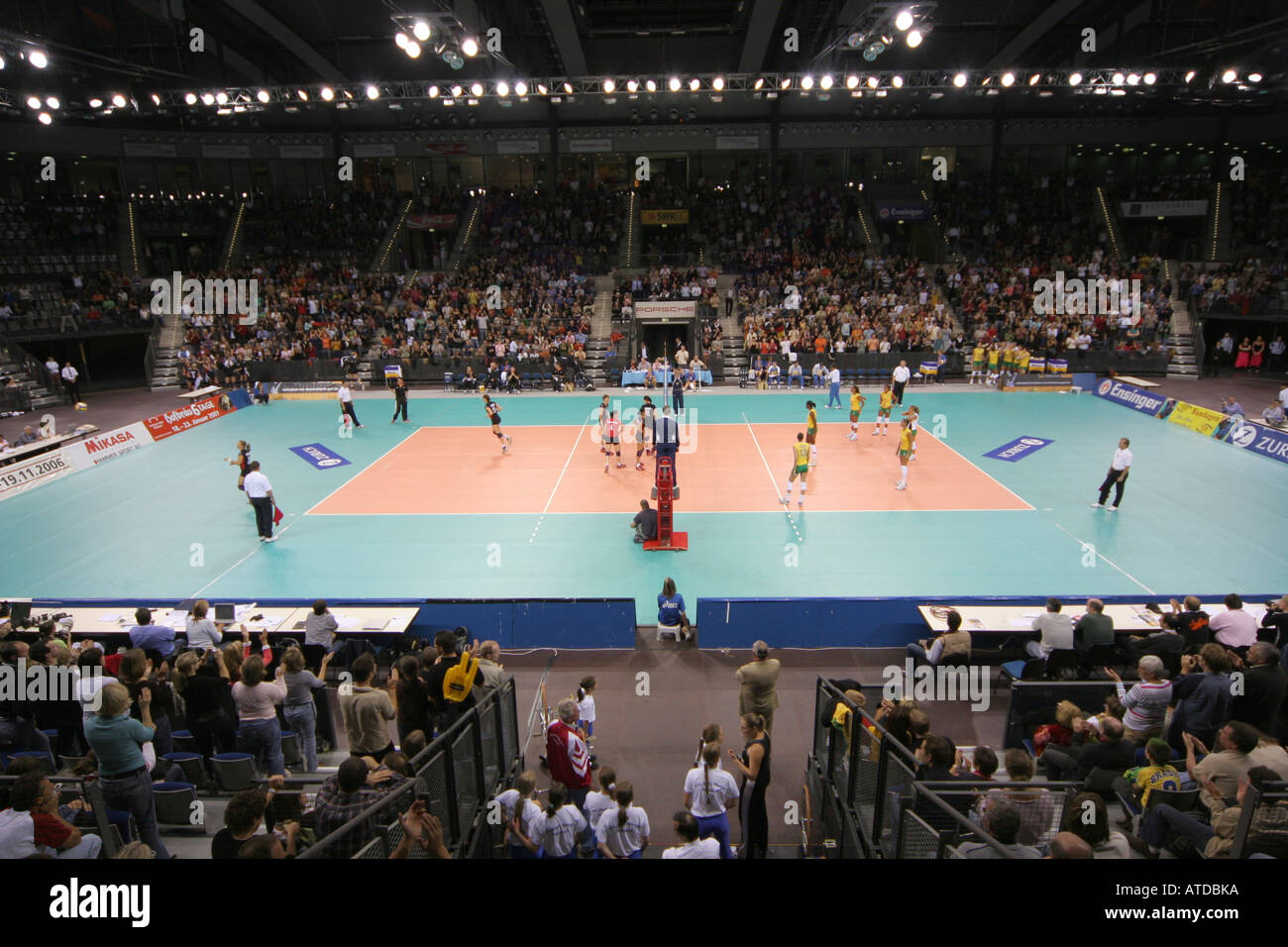 Volleyball in der Schleyerhalle Stuttgart, Baden-Württemberg, Deutschland Stockfoto