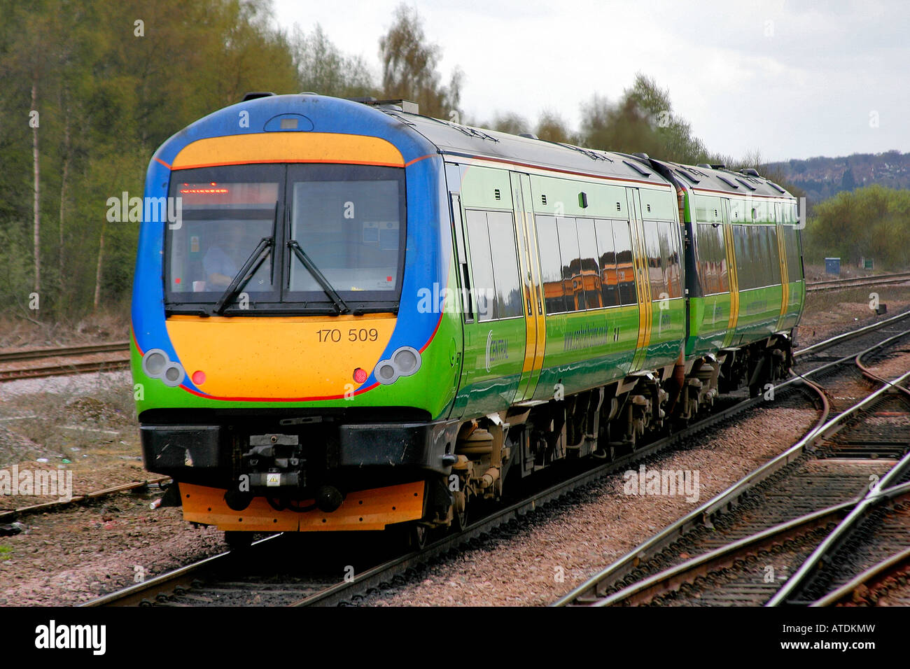 170509 Central trainiert Turbostar Einheit bei Chesterfield Station East Midlands Linie England Großbritannien UK Stockfoto