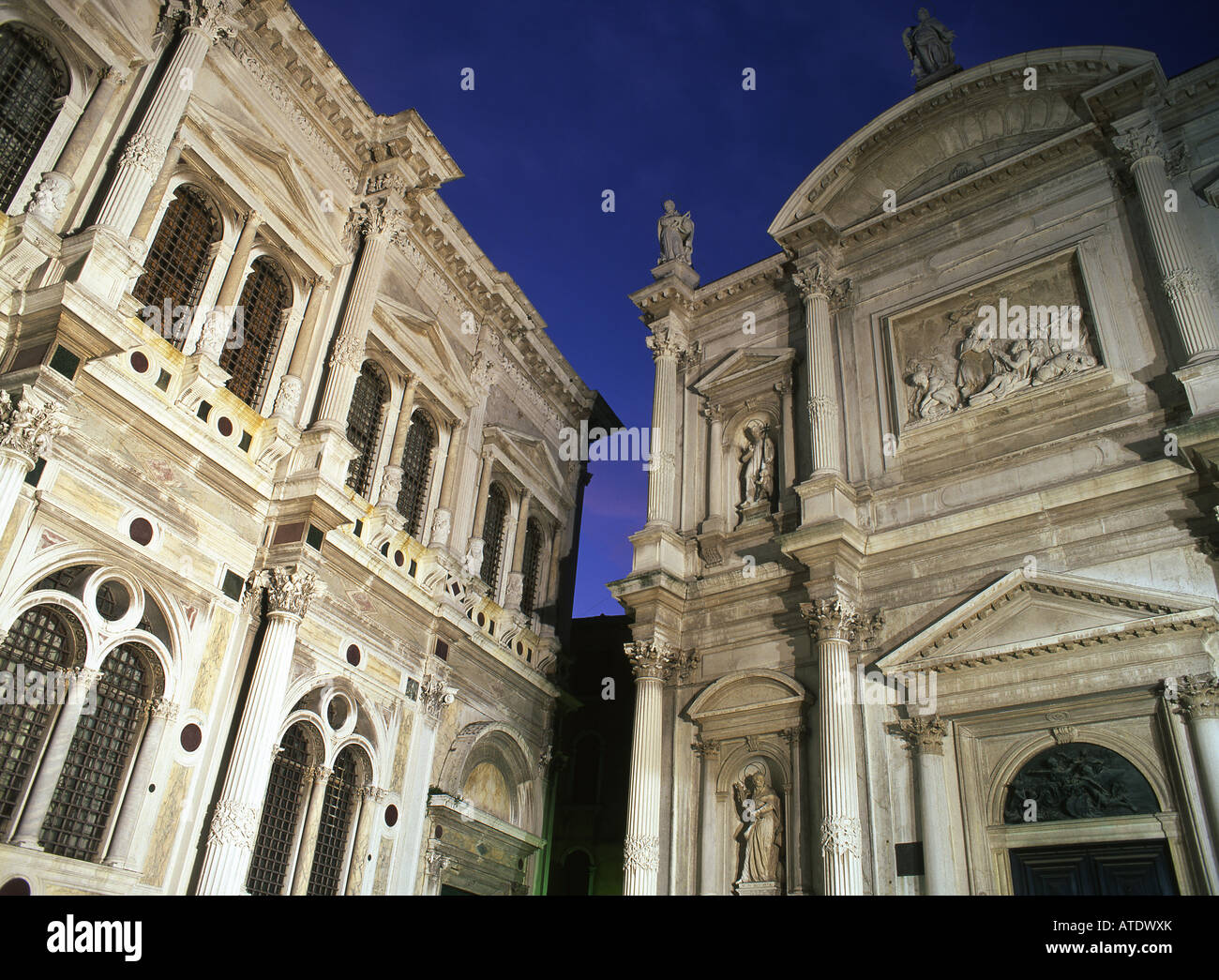 Kirche von San Rocco und Scuola Grande bei Dämmerung San Polo Sestier Venedig Veneto Italien Stockfoto