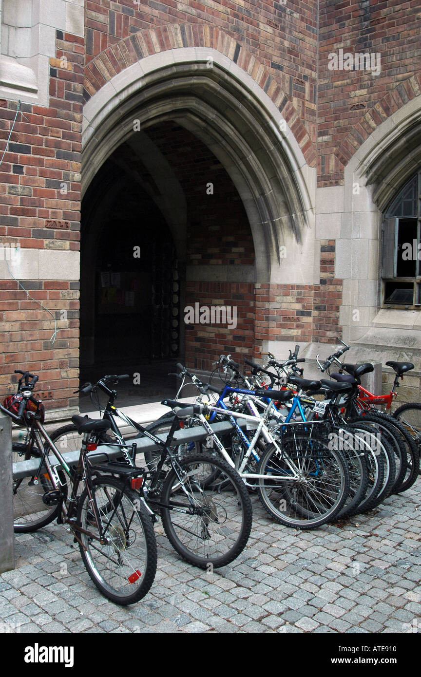 Student-Fahrräder der Yale University New Haven Connecticut USA Stockfoto