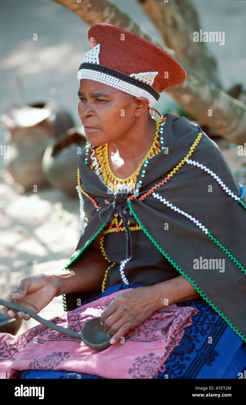 Zulu frauen -Fotos und -Bildmaterial in hoher Auflösung - Seite 4 - Alamy