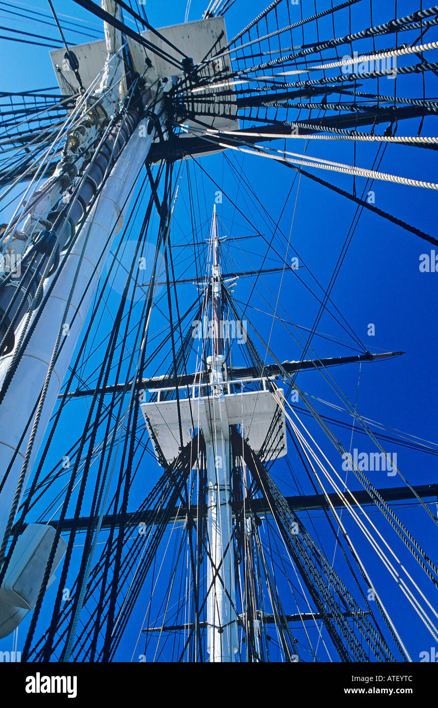 Details von einigen der Takelage der Verfassung U S S Stockfoto