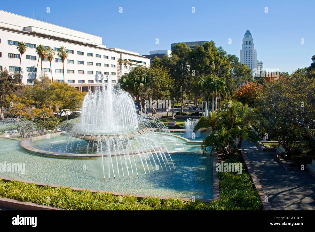 Civic Park, Kenneth Hahn Halle der Verwaltung, die Innenstadt von Los Angeles, USA Stockfoto